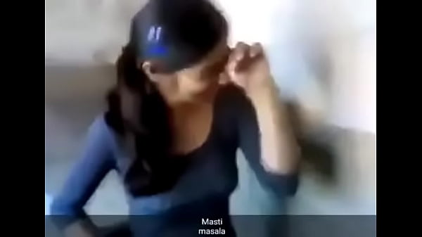 Cewek Desi Seksi Bugil Buka-bukaan