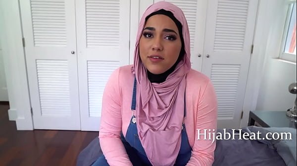 Adik Tiri Arab Gemuk Kasih Aku Hummus, Berharap Dapat Jatah